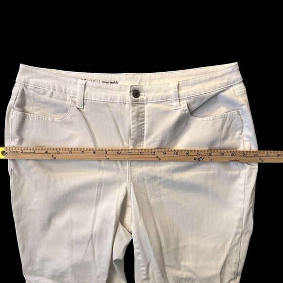 Talbots White Flawless Slim Ankle Stretchy Cropped Jeans Eyelet Pockets Size 16W - Picture 5 of 8